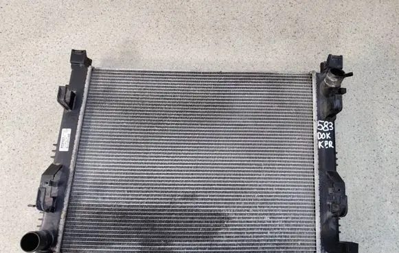Dacia Dokker Coolant radiator 214104684R42 214104684R