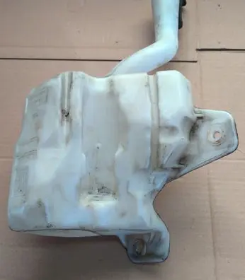 Fiat Grande Punto Windshield washer fluid reservoir/tank