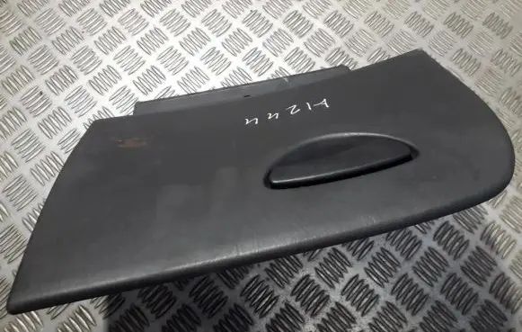 Ford Focus Glove box 2m5xa06024aaw