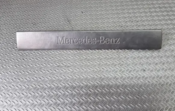 Mercedes-Benz ML W163 Rear sill trim cover A1636861620