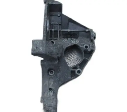 Volkswagen Polo Engine mount bracket