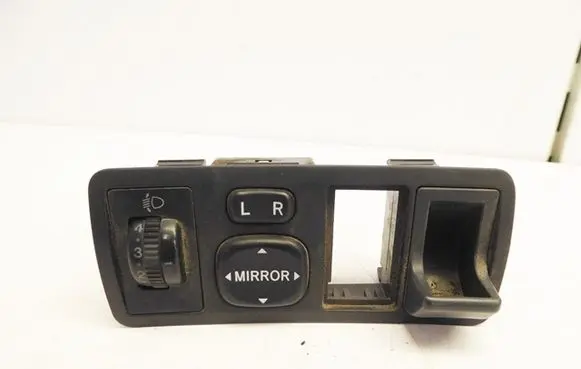 Toyota Corolla E120 E130 Wing mirror switch 777665