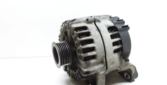 BMW 1 E81 E87 Generator/alternator 7802261