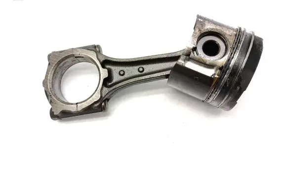 Opel Astra H Piston with connecting rod P885