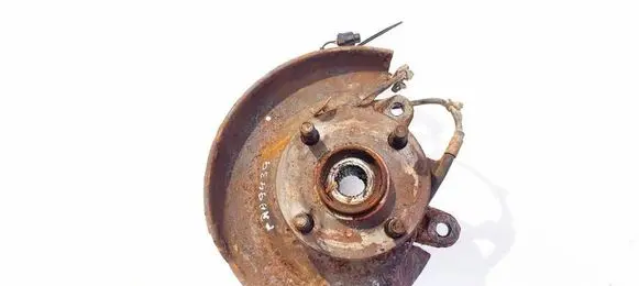 Toyota Yaris Front wheel hub