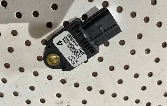 Lexus IS 220D-250-350 Airbag deployment crash/impact sensor 8983122020