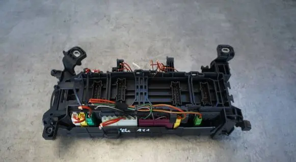 Mercedes-Benz B W246 W242 Fuse module A2469066600 A2465400340