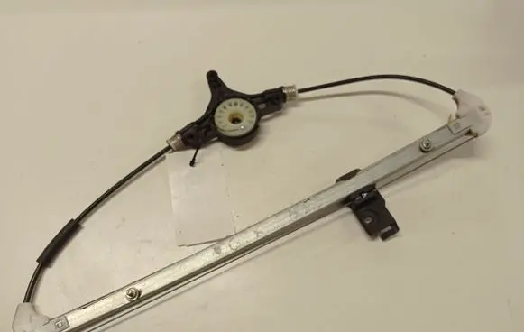 Mazda 3 II Rear window lifting mechanism without motor