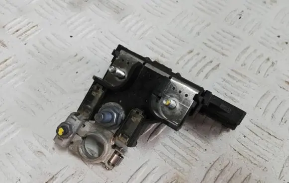 Dacia Sandero Positive cable (battery)