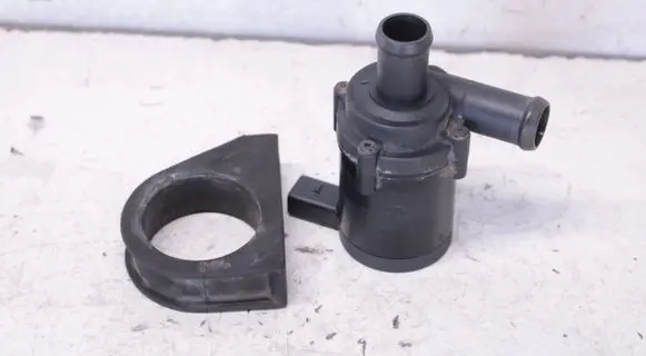 Volkswagen PASSAT CC Electric auxiliary coolant/water pump 1K0965561F 702074420