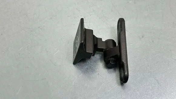 BMW 5 F10 F11 Front door lower hinge 7199575