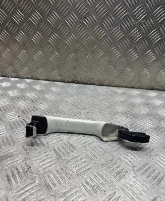 Honda CR-V Front door exterior handle