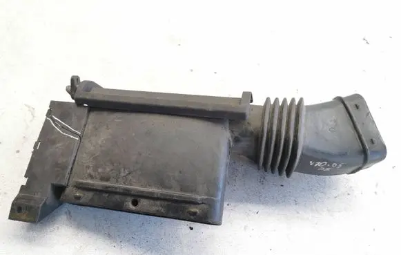 Volvo V70 Air intake duct part 30741368 BT751