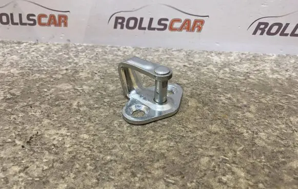 Opel Insignia A Front door lock loop/hook striker 
