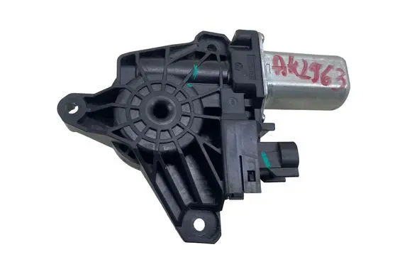 Mercedes-Benz C W205 Rear door window regulator motor GB558RA
