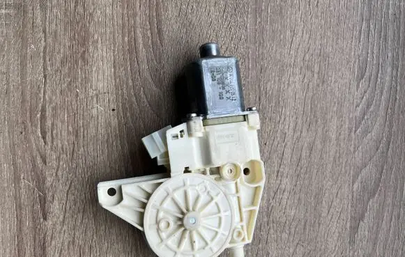 Mercedes-Benz C AMG W204 Rear door window regulator motor 2048200542