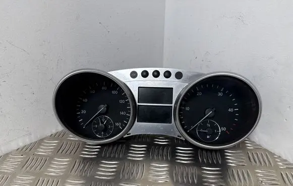 Mercedes-Benz ML W164 Speedometer (instrument cluster) A2515400748 A2515402411