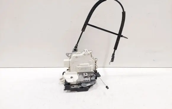 Seat Altea XL Rear door lock W05P0839011B A046879 M127911