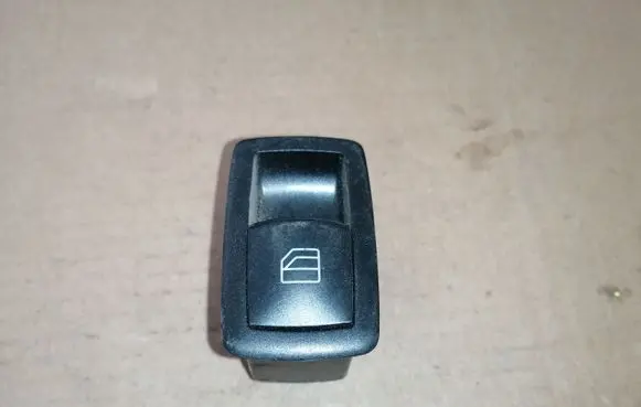 Mercedes-Benz ML W164 Electric window control switch A2518200510
