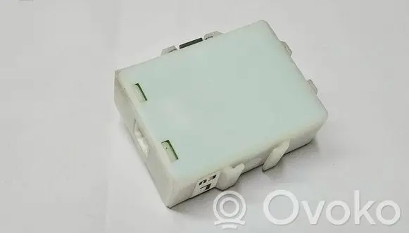 Subaru Outback Door central lock control unit/module 88035AG010 5202 51K14072