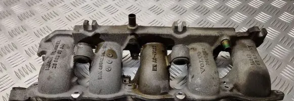 Volvo V70 Intake manifold 30650184