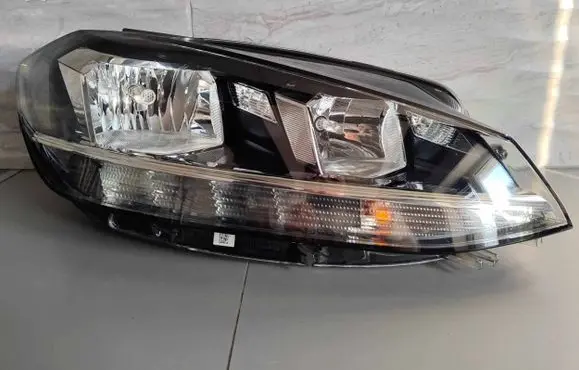 Volkswagen Golf VII Headlight/headlamp 5G1941006D 1EB01306602 X601UM77R3CJ