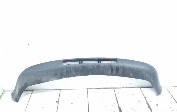Front bumper lip