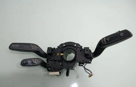 Wiper turn signal indicator stalk/switch