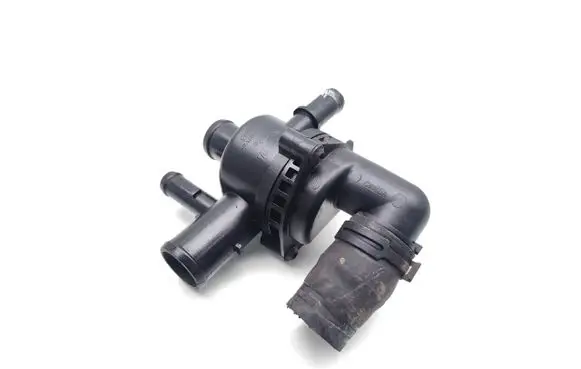 Thermostat/thermostat housing