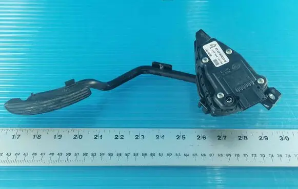 Jaguar XF Acceleration sensor 8X239F832B 6PV00873706