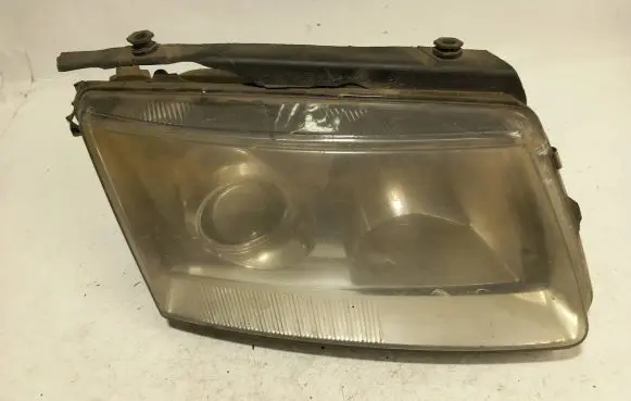Volkswagen PASSAT B5 Headlight/headlamp 14742600