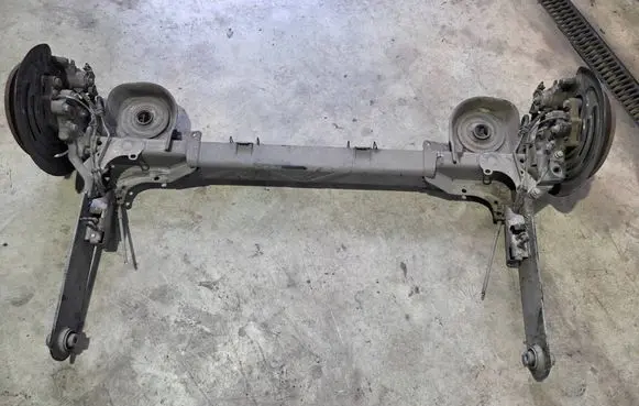 Nissan NV300 Rear axle beam 