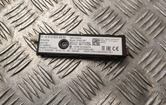 Mercedes-Benz C W205 Aerial antenna amplifier A2139056900