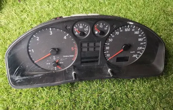 Audi A4 S4 B5 8D Speedometer (instrument cluster) 8D0919861F 110008989001