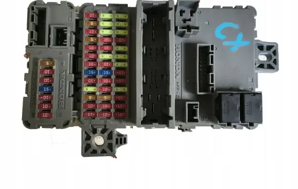 Honda Civic X Fuse module