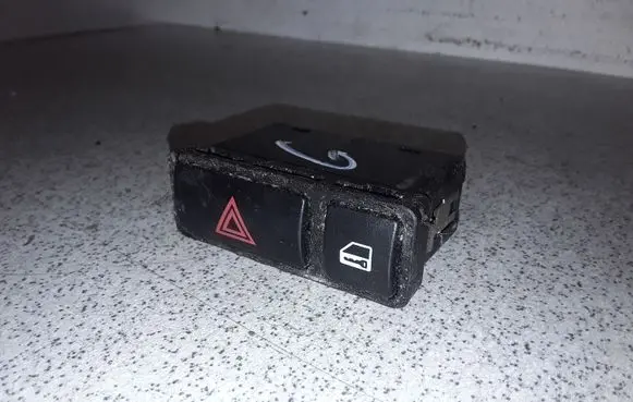 BMW 3 E46 Hazard light switch 61318368920 8368920