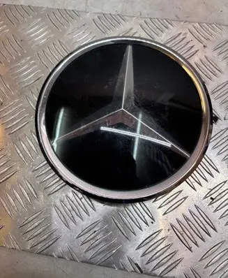 Mercedes-Benz GL X164 Manufacturer badge logo/emblem A1648880411