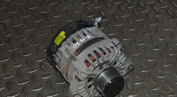 Hyundai i40 Generator/alternator 373002A800
