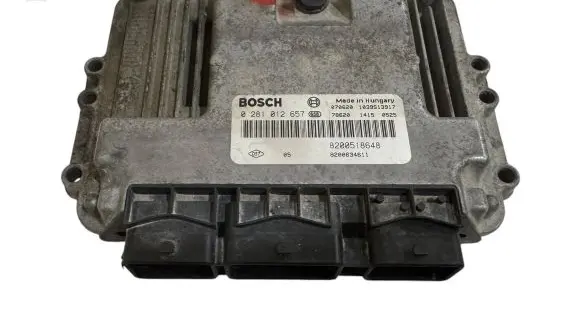 Suzuki Grand Vitara II Engine control unit/module 8200518648 8200634611 0281012657
