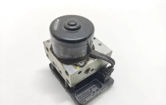 Volkswagen Golf IV ABS Pump 1J0907379P 10094903313 5WK8476