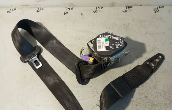 Audi A4 S4 B7 8E 8H Front seatbelt 8E0857706G