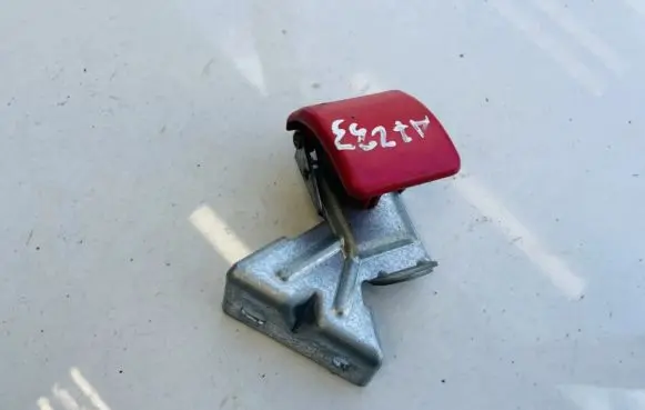Volvo V50 Engine bonnet (hood) release handle