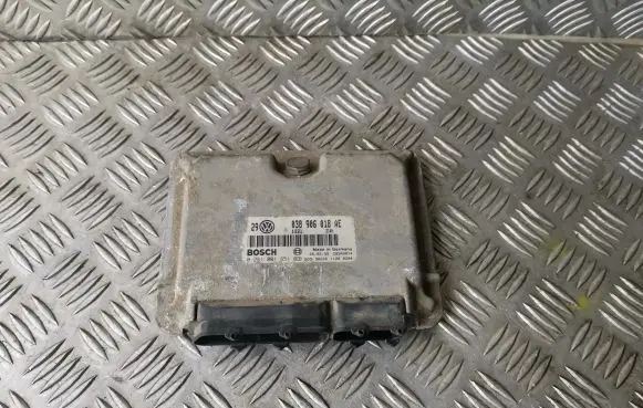 Volkswagen Golf IV Engine control unit/module 038906018AE 0281001851
