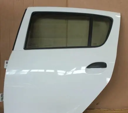 Dacia Sandero Rear door