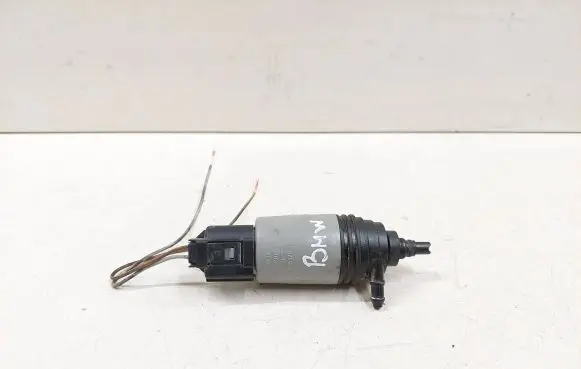 BMW 5 E60 E61 Windscreen/windshield washer pump 67126934159 6934159 23557610