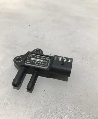 Volkswagen PASSAT B6 Air pressure sensor 0281002711