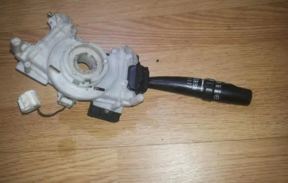 Toyota Avensis T220 Wiper control stalk 96229005