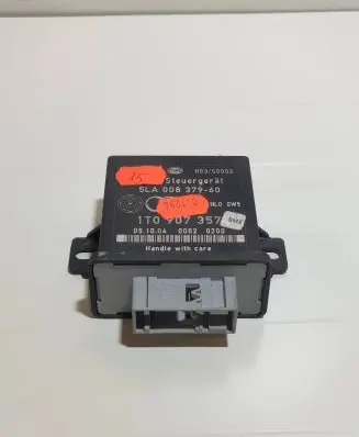 Volkswagen Golf V Light module LCM 1T0907357 00020200 5LA00837960