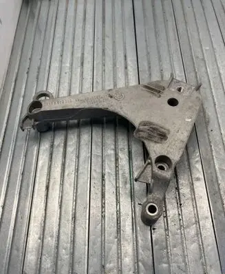 BMW i3 Engine mounting bracket 6878935