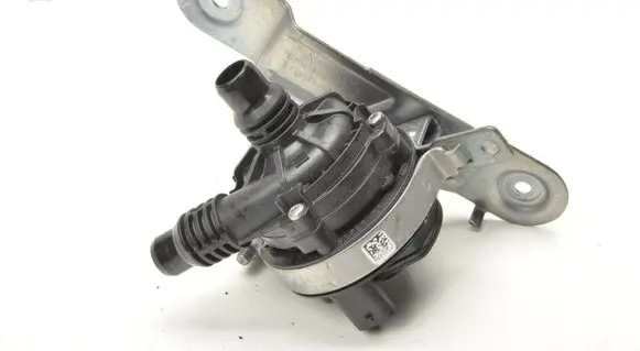 BMW 4 G22 G23 G24 G26 Water pump 8651287